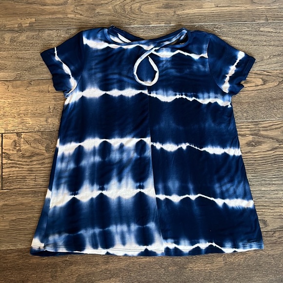 Love, Alexa Crossback Tee - Picture 3 of 3